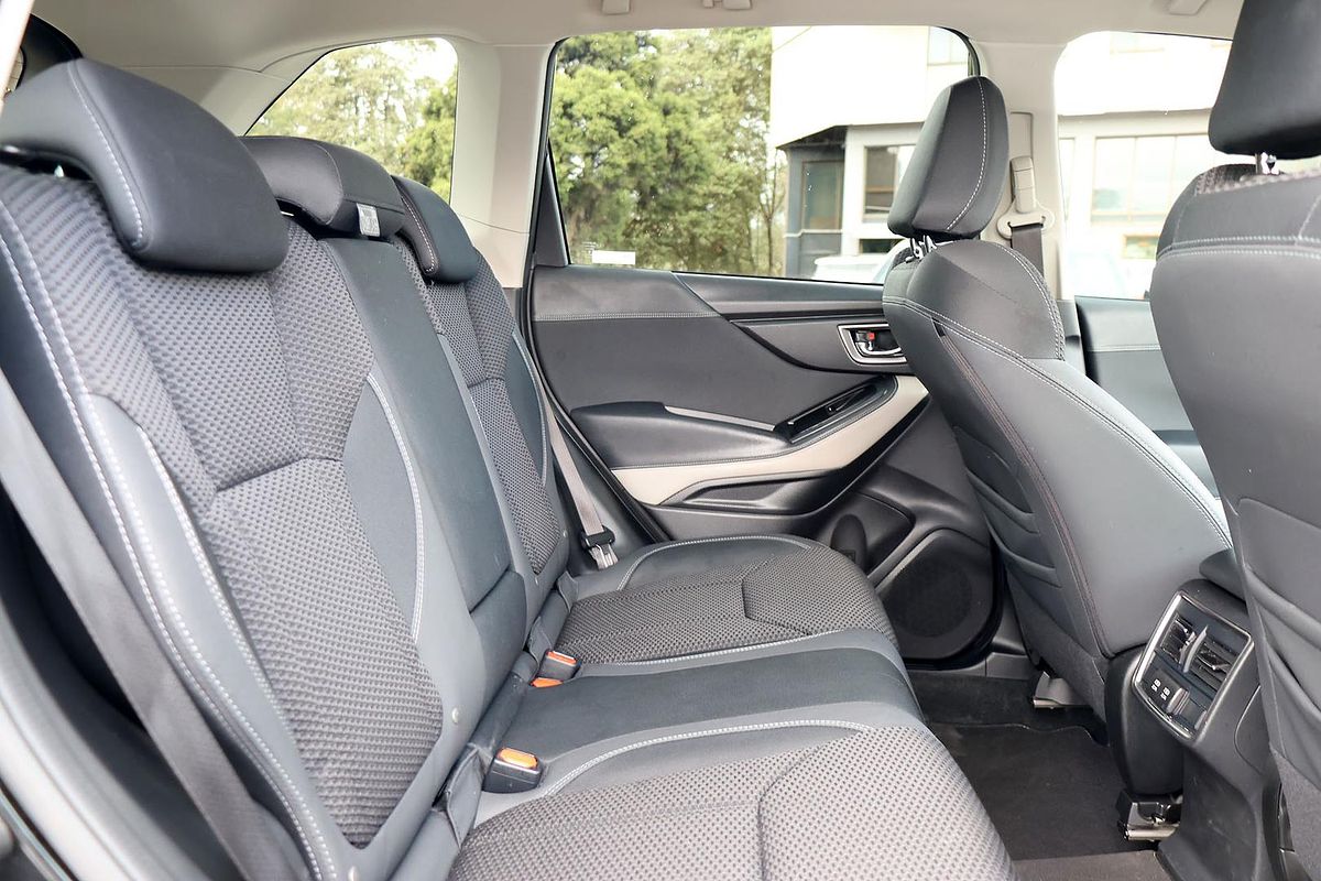 2022 Subaru Forester 2.5i Premium S5