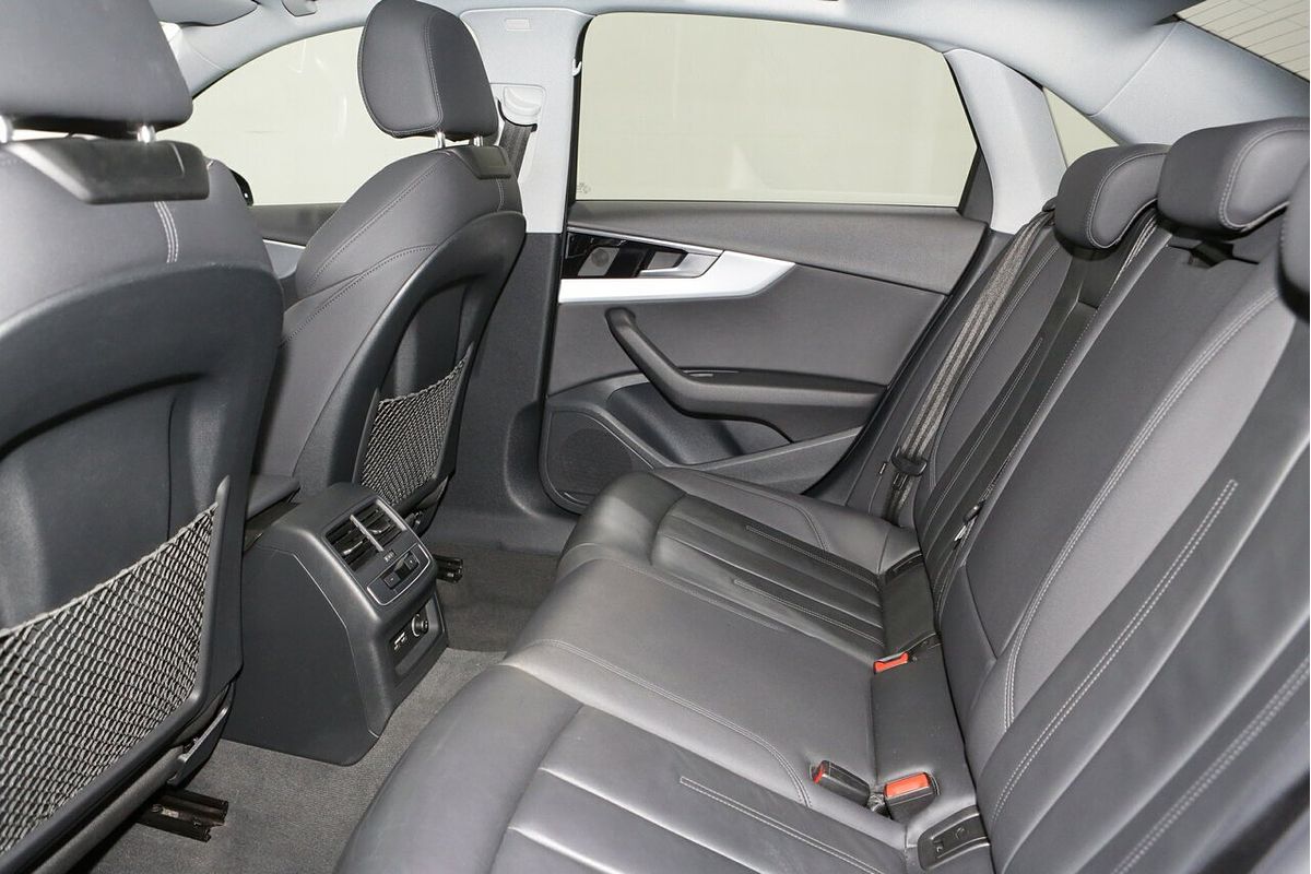2021 Audi A4 45 TFSI S line B9