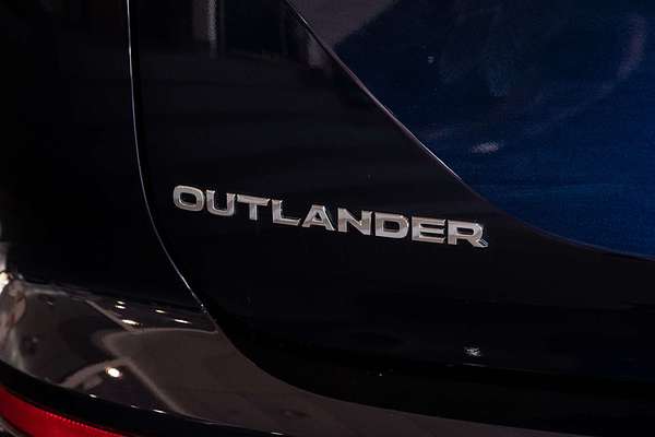 2025 Mitsubishi Outlander ES ZM