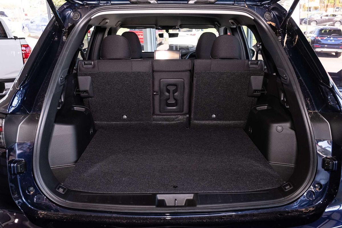 2025 Mitsubishi Outlander ES ZM