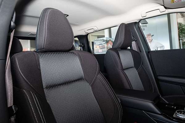 2025 Mitsubishi Outlander ES ZM
