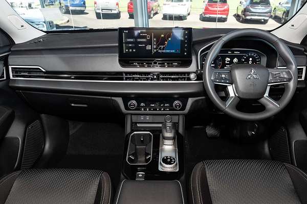 2025 Mitsubishi Outlander ES ZM