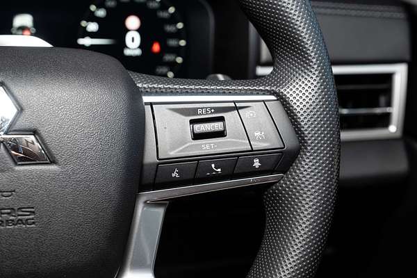 2025 Mitsubishi Outlander ES ZM
