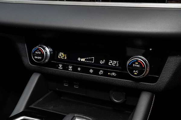 2025 Mitsubishi Outlander ES ZM