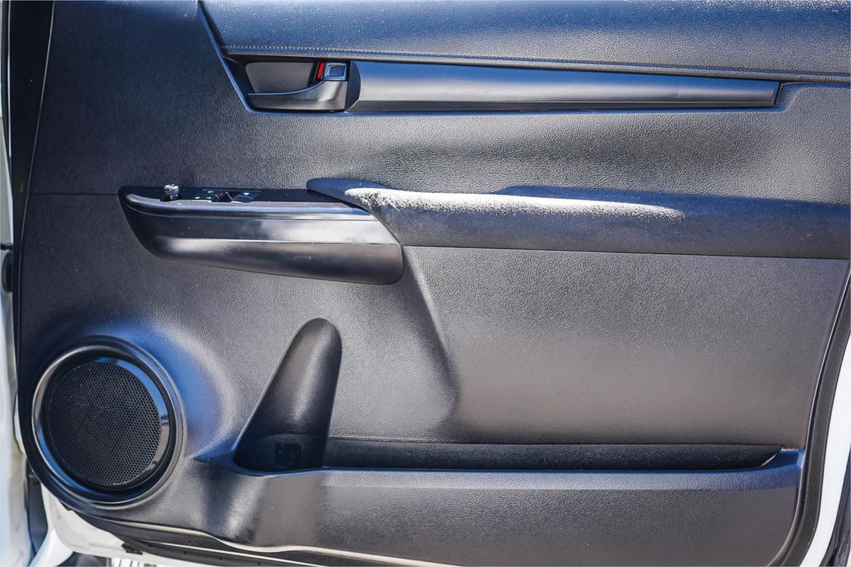 2018 Toyota Hilux SR GUN126R 4X4