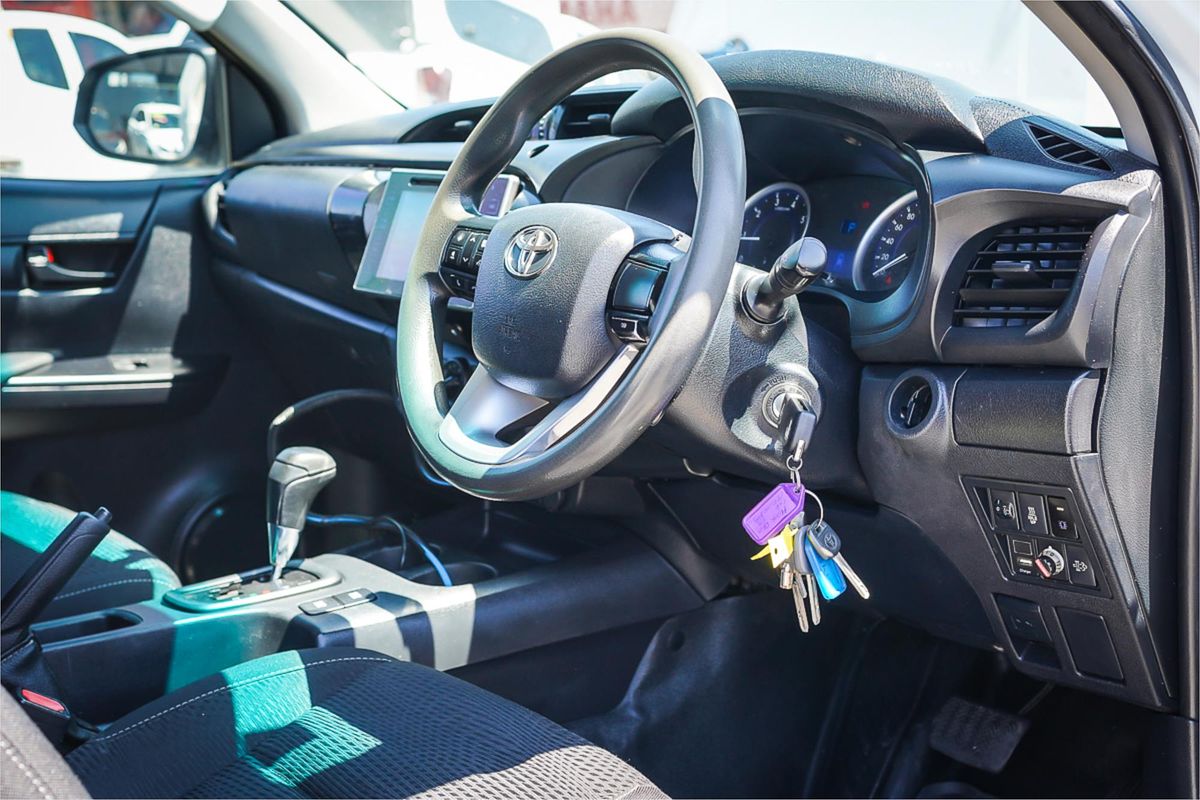 2018 Toyota Hilux SR GUN126R 4X4