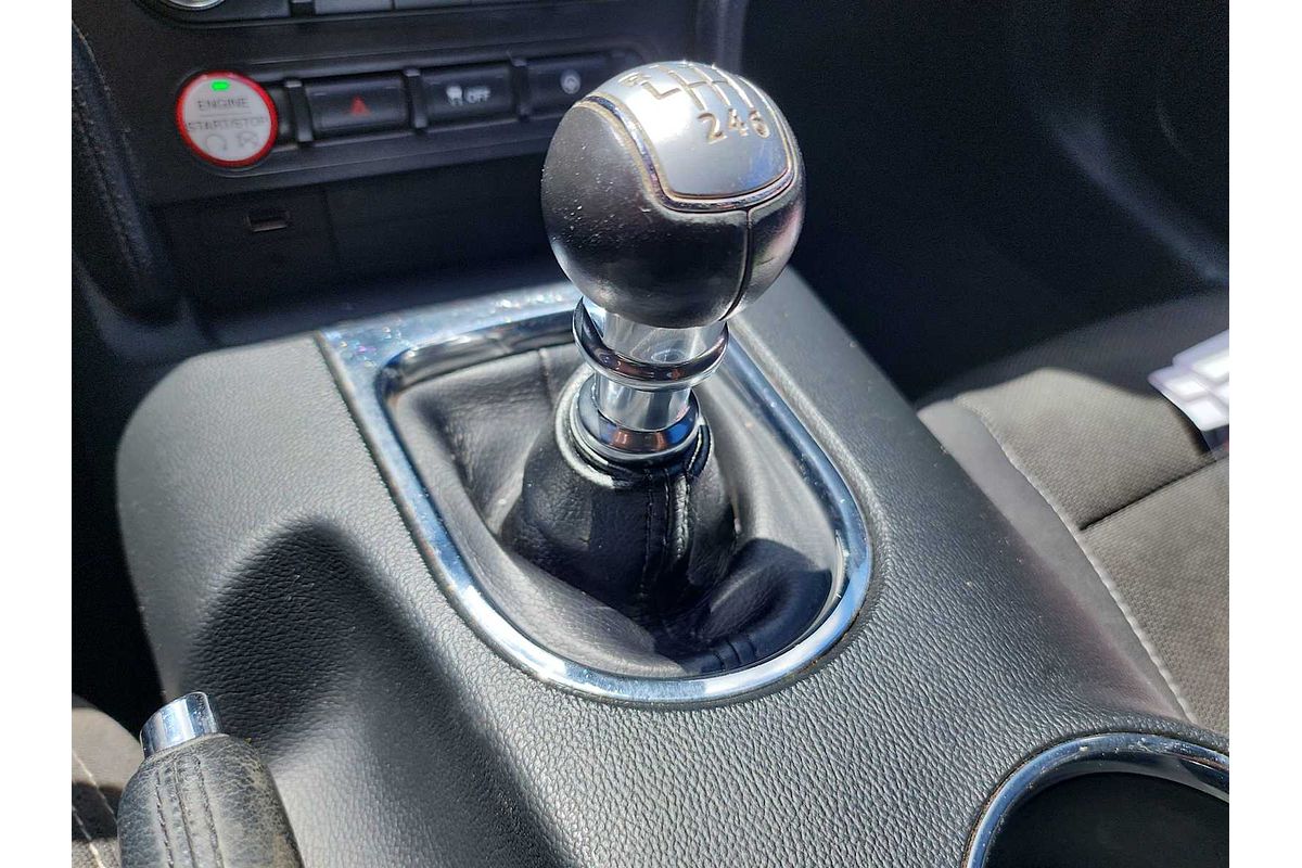 2017 Ford Mustang V6