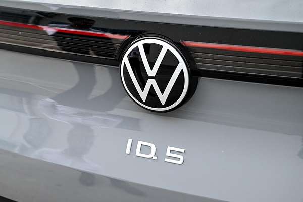2025 Volkswagen ID.5 Pro E2