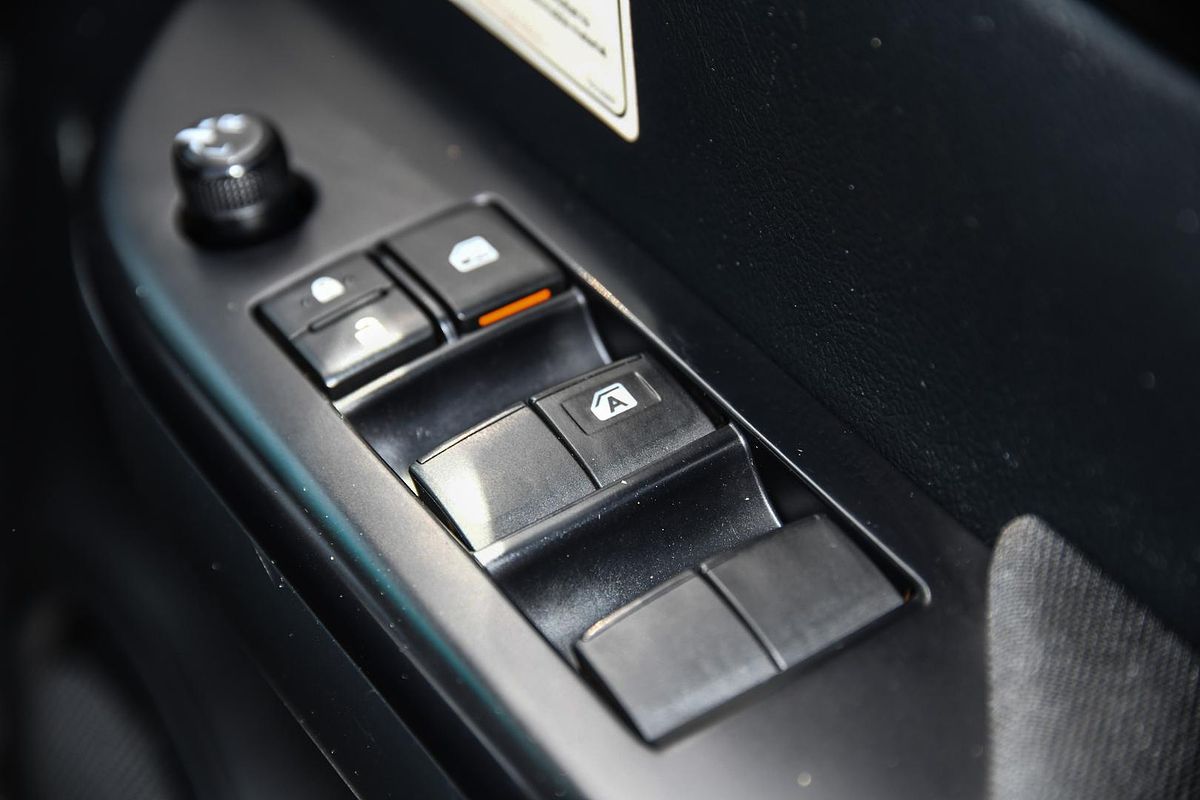 2020 Toyota Hilux SR GUN126R 4X4