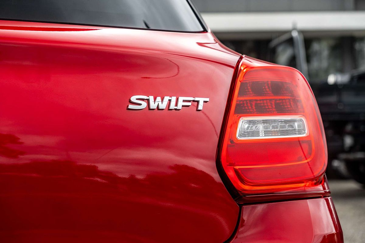 2018 Suzuki Swift GL Navigator AZ