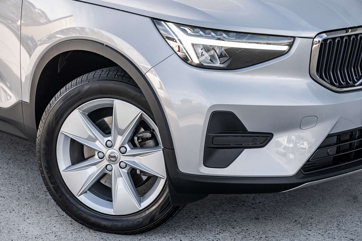 2022 Volvo XC40 Ultimate B4 Bright