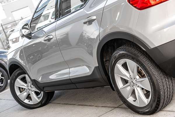 2022 Volvo XC40 Ultimate B4 Bright