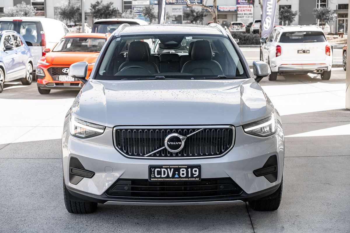 2022 Volvo XC40 Ultimate B4 Bright