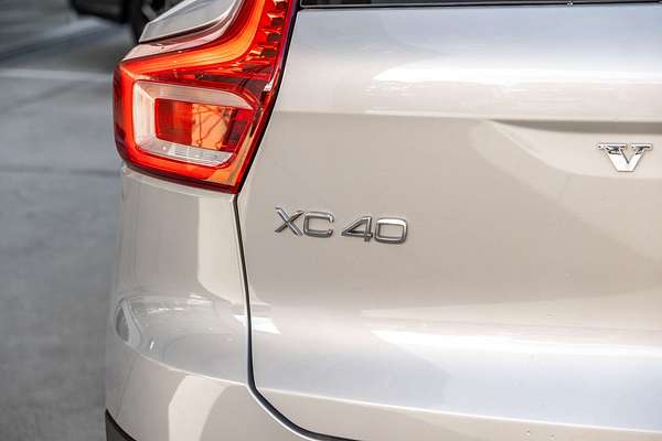2022 Volvo XC40 Ultimate B4 Bright