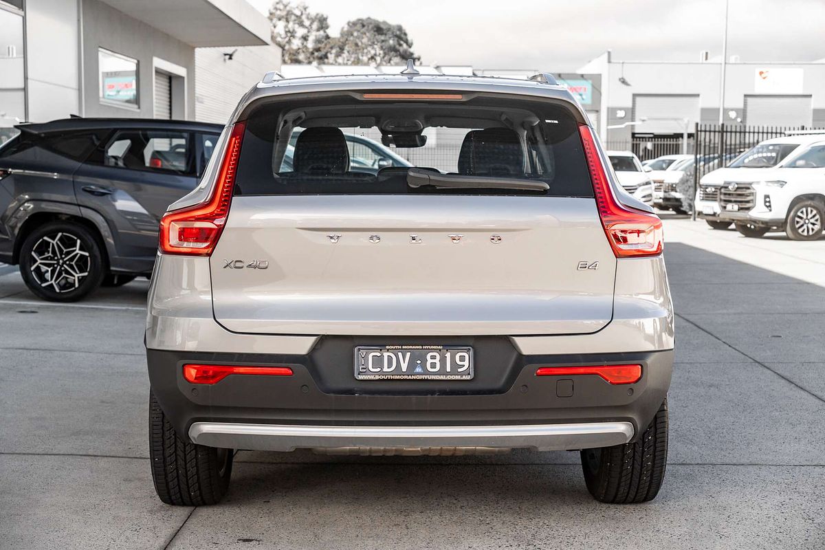 2022 Volvo XC40 Ultimate B4 Bright