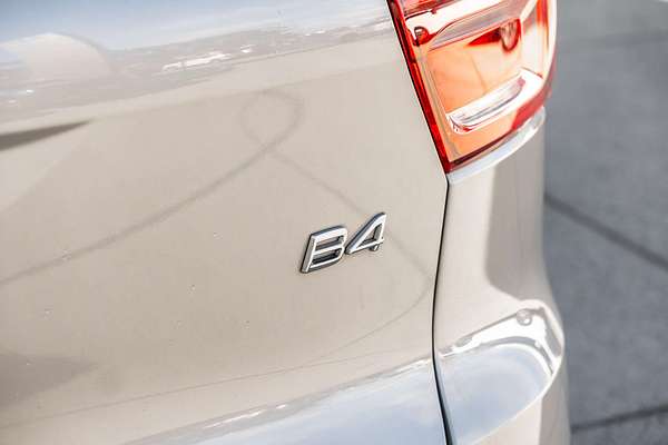 2022 Volvo XC40 Ultimate B4 Bright