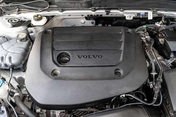 2022 Volvo XC40 Ultimate B4 Bright