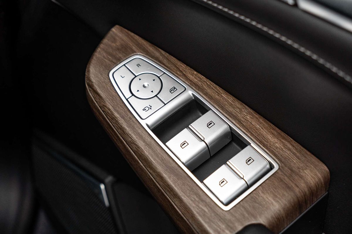 2025 MG QS Essence IS31