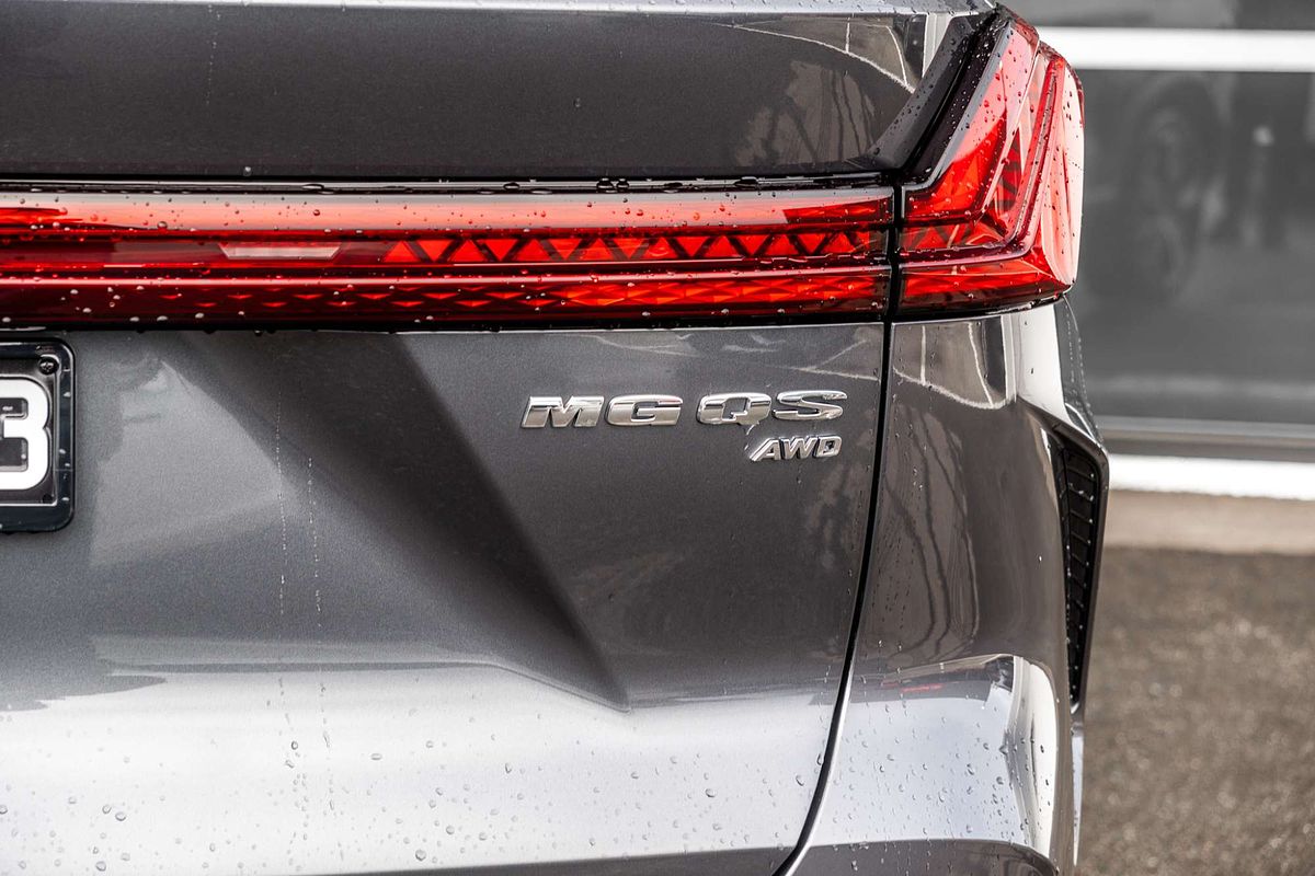 2025 MG QS Essence IS31