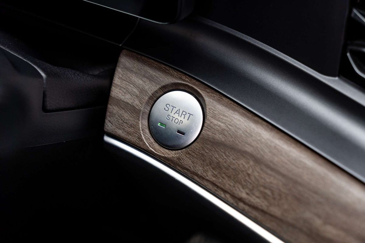 2025 MG QS Essence IS31