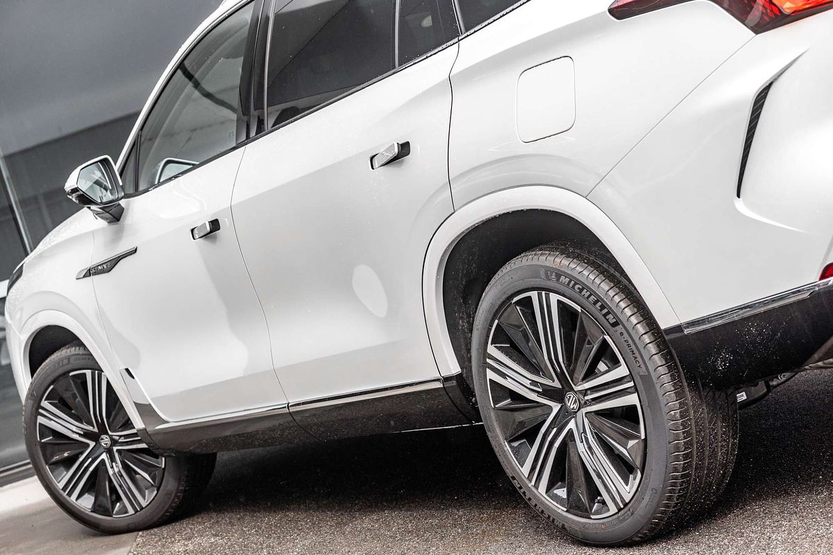 2025 MG QS Essence IS31