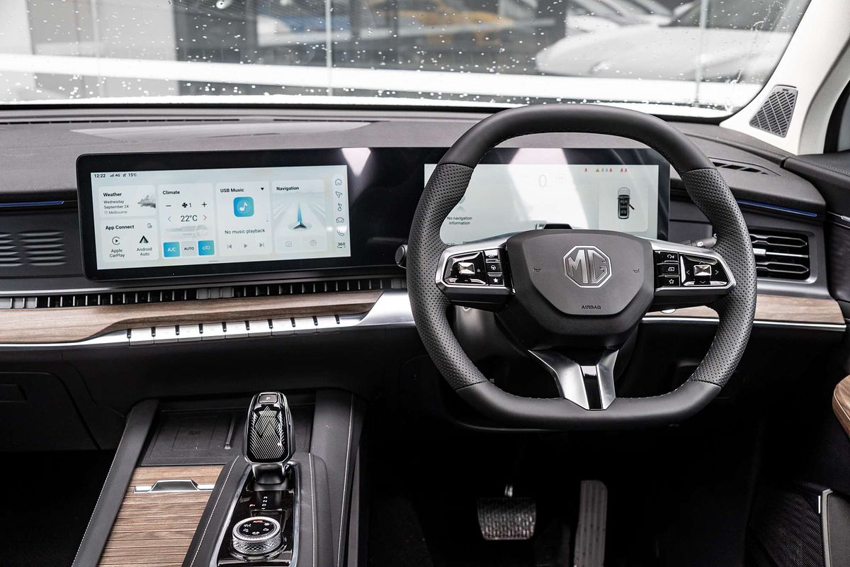 2025 MG QS Essence IS31