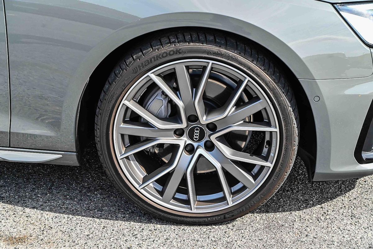 2021 Audi A4 45 TFSI S line B9