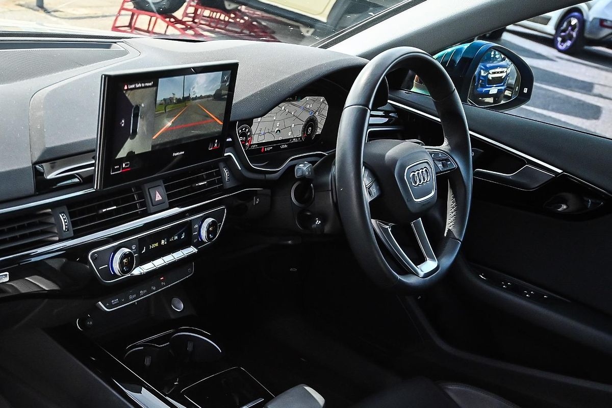 2021 Audi A4 45 TFSI S line B9