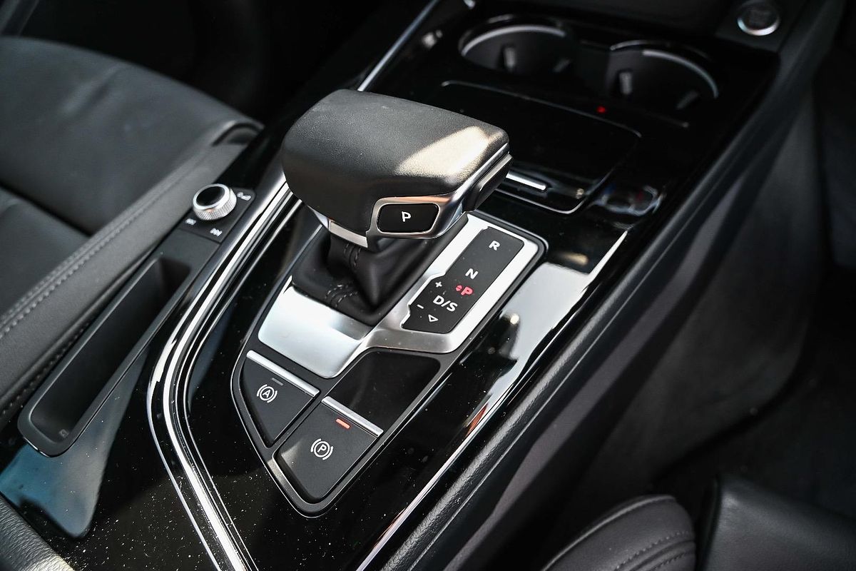 2021 Audi A4 45 TFSI S line B9