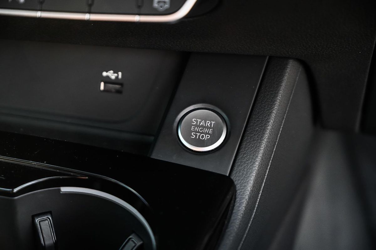 2021 Audi A4 45 TFSI S line B9