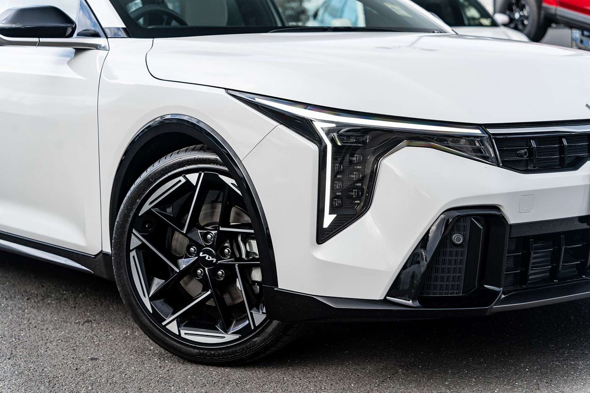 2025 Kia K4 GT-Line CL4m