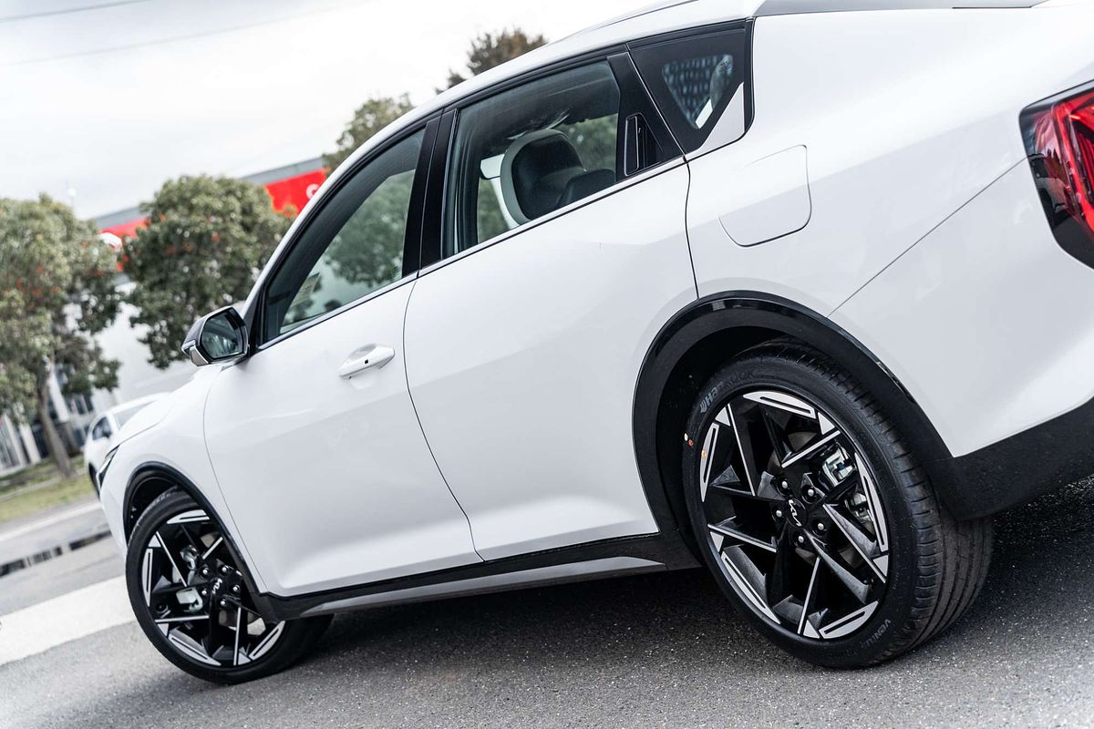 2025 Kia K4 GT-Line CL4m