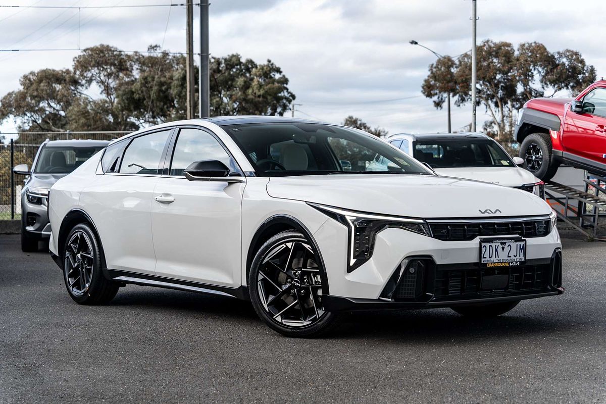 2025 Kia K4 GT-Line CL4m