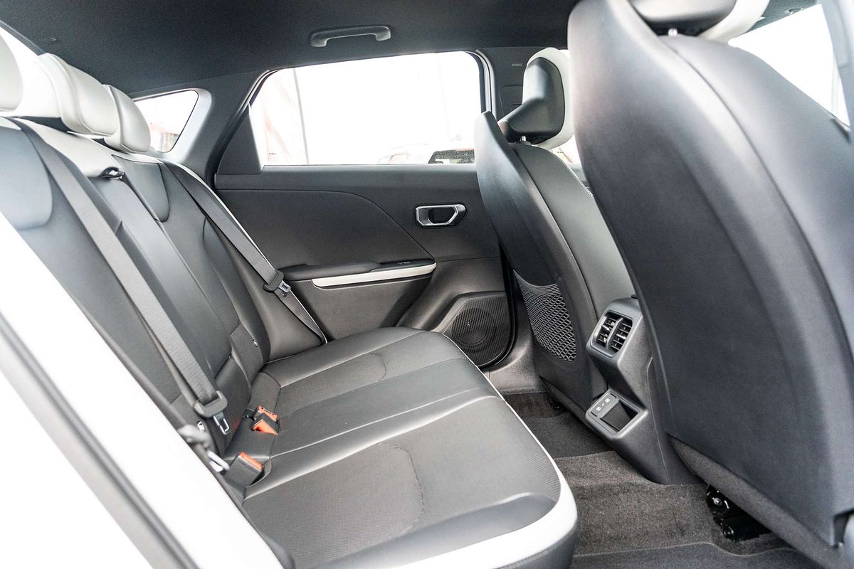 2025 Kia K4 GT-Line CL4m