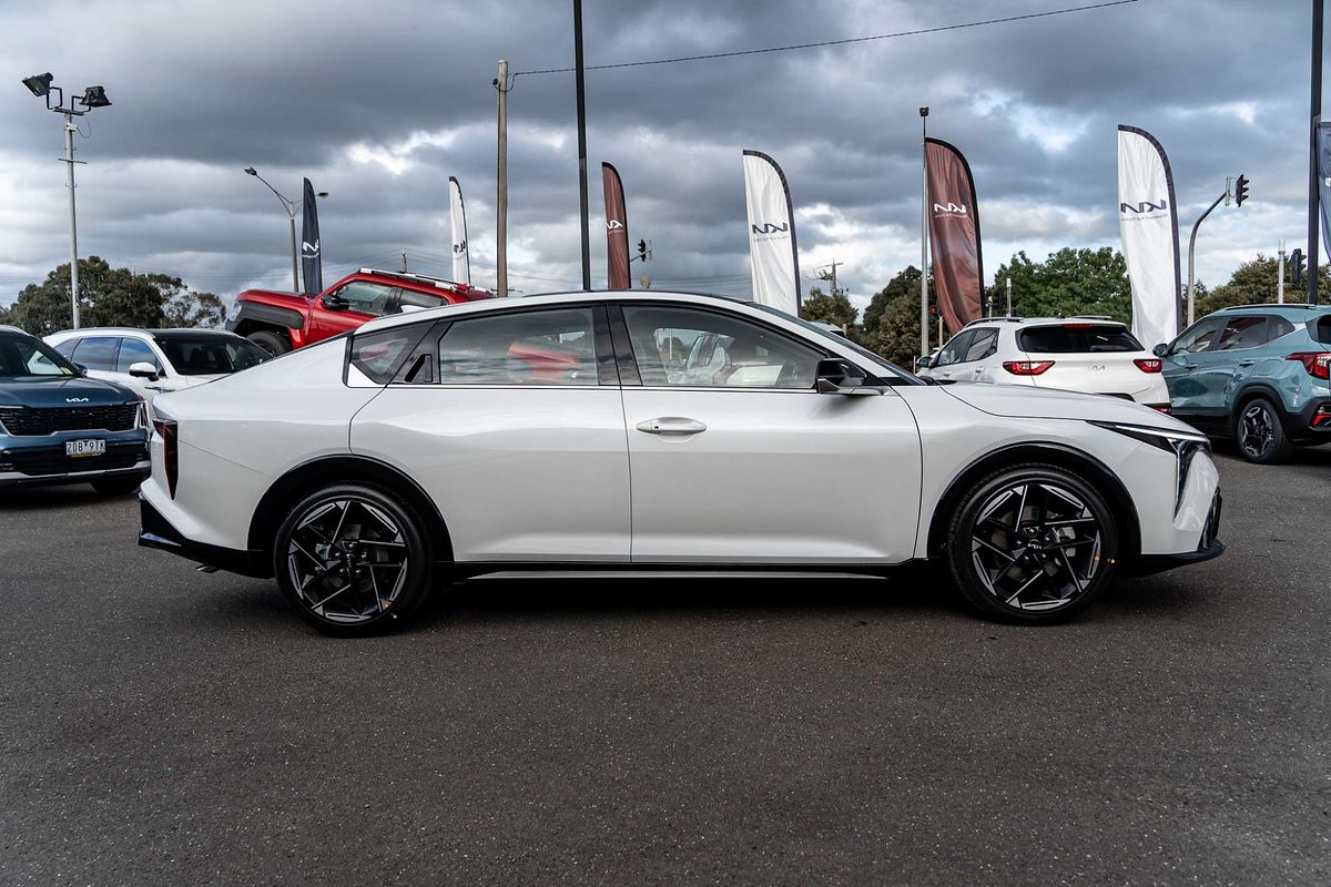 2025 Kia K4 GT-Line CL4m