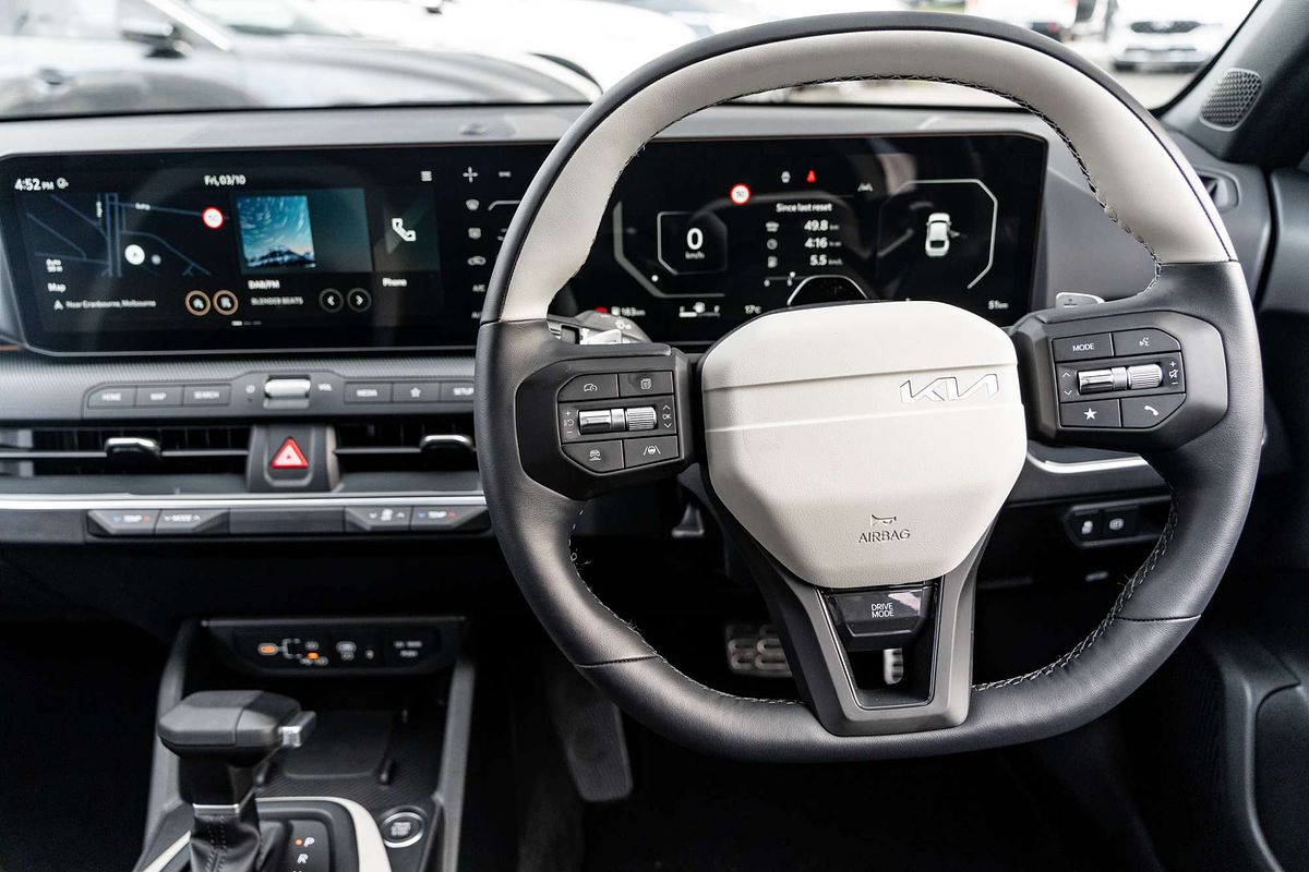 2025 Kia K4 GT-Line CL4m