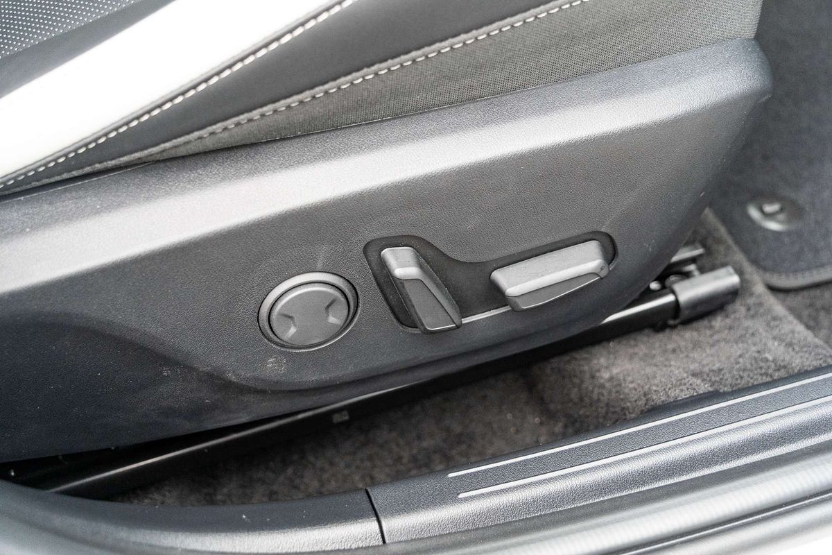 2025 Kia K4 GT-Line CL4m