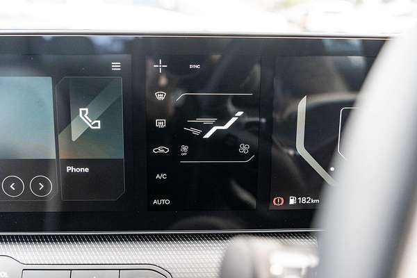 2025 Kia K4 GT-Line CL4m