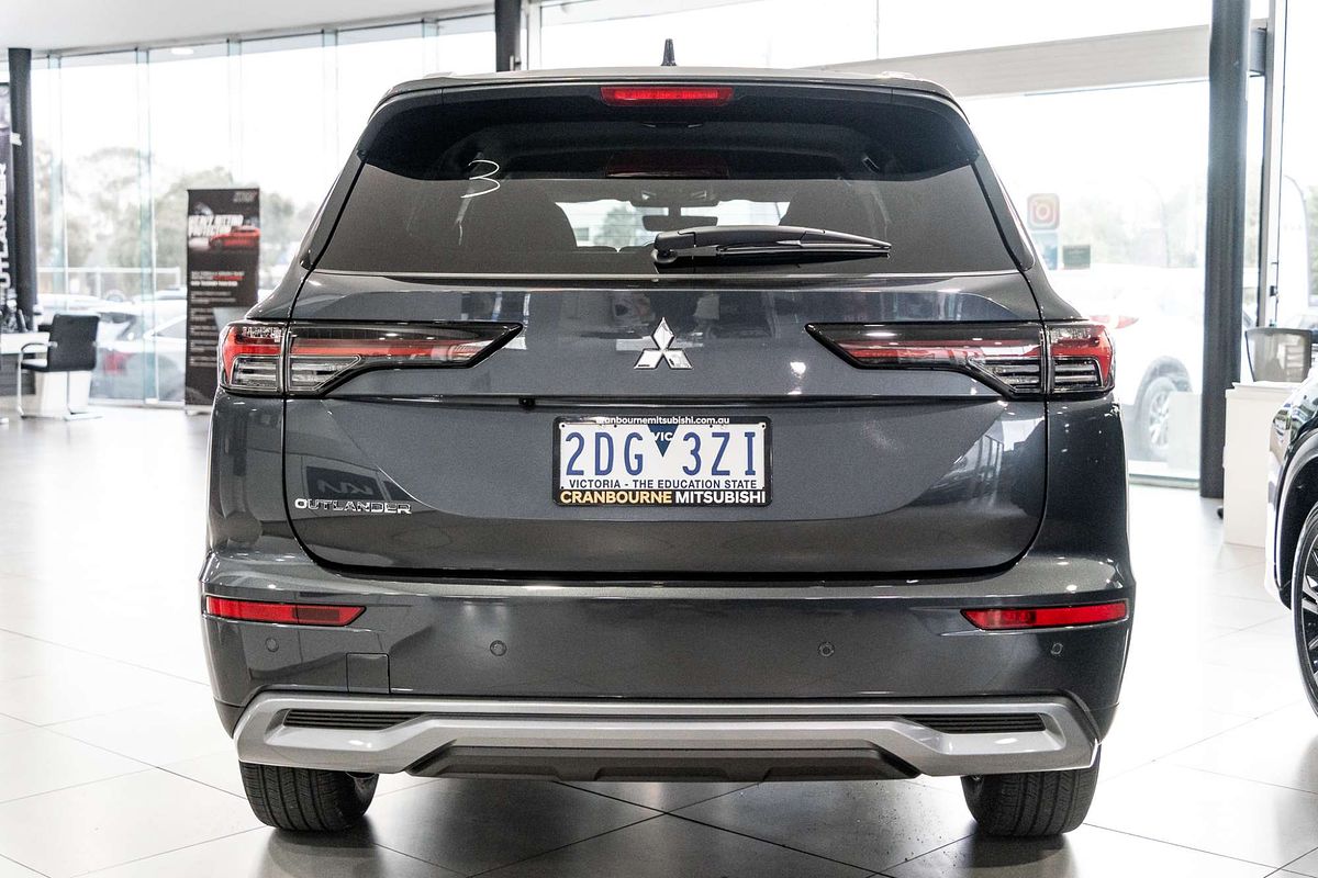 2025 Mitsubishi Outlander LS ZM