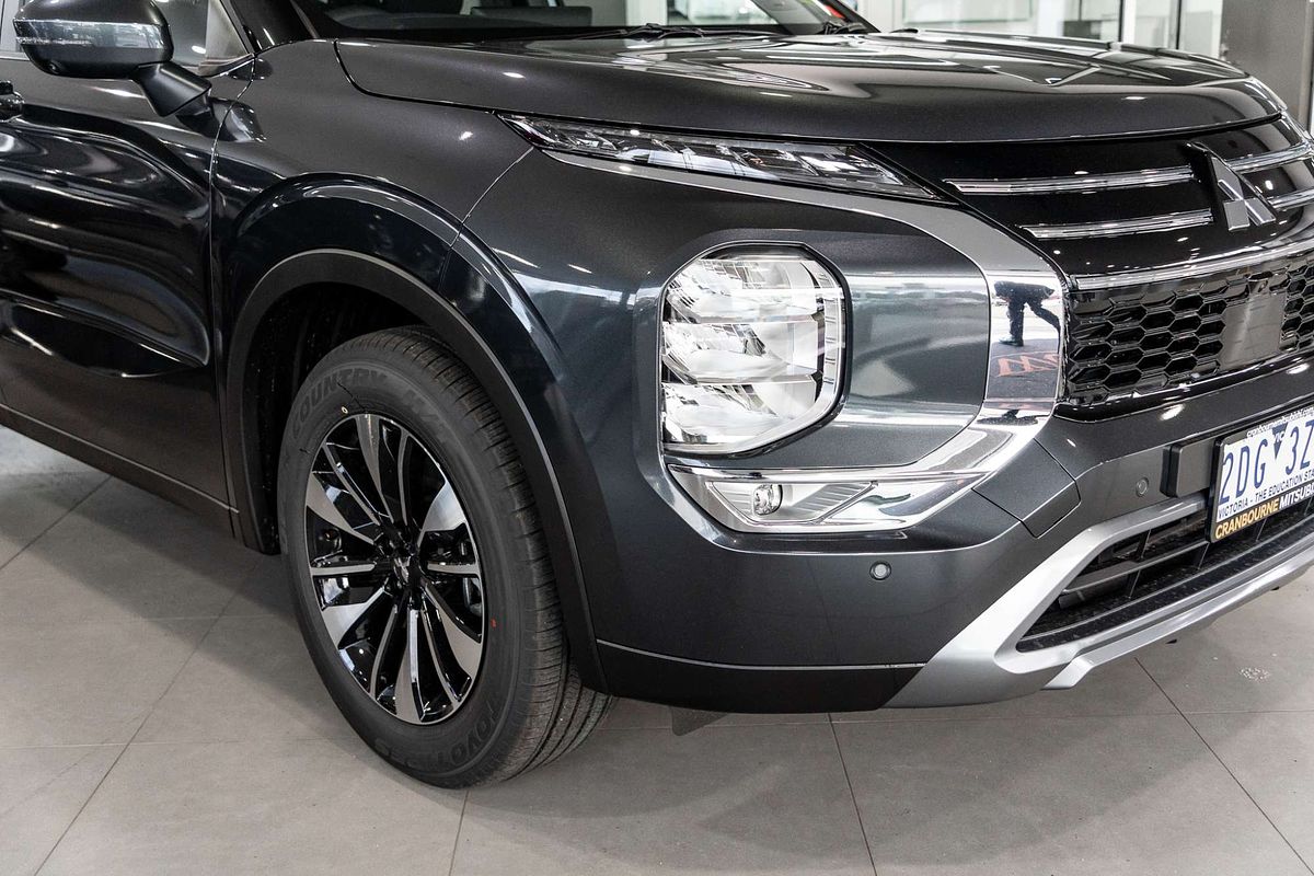 2025 Mitsubishi Outlander LS ZM