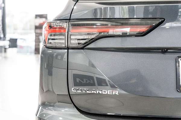 2025 Mitsubishi Outlander LS ZM