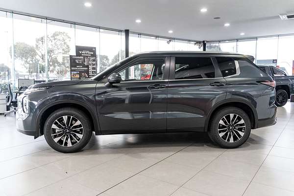 2025 Mitsubishi Outlander LS ZM