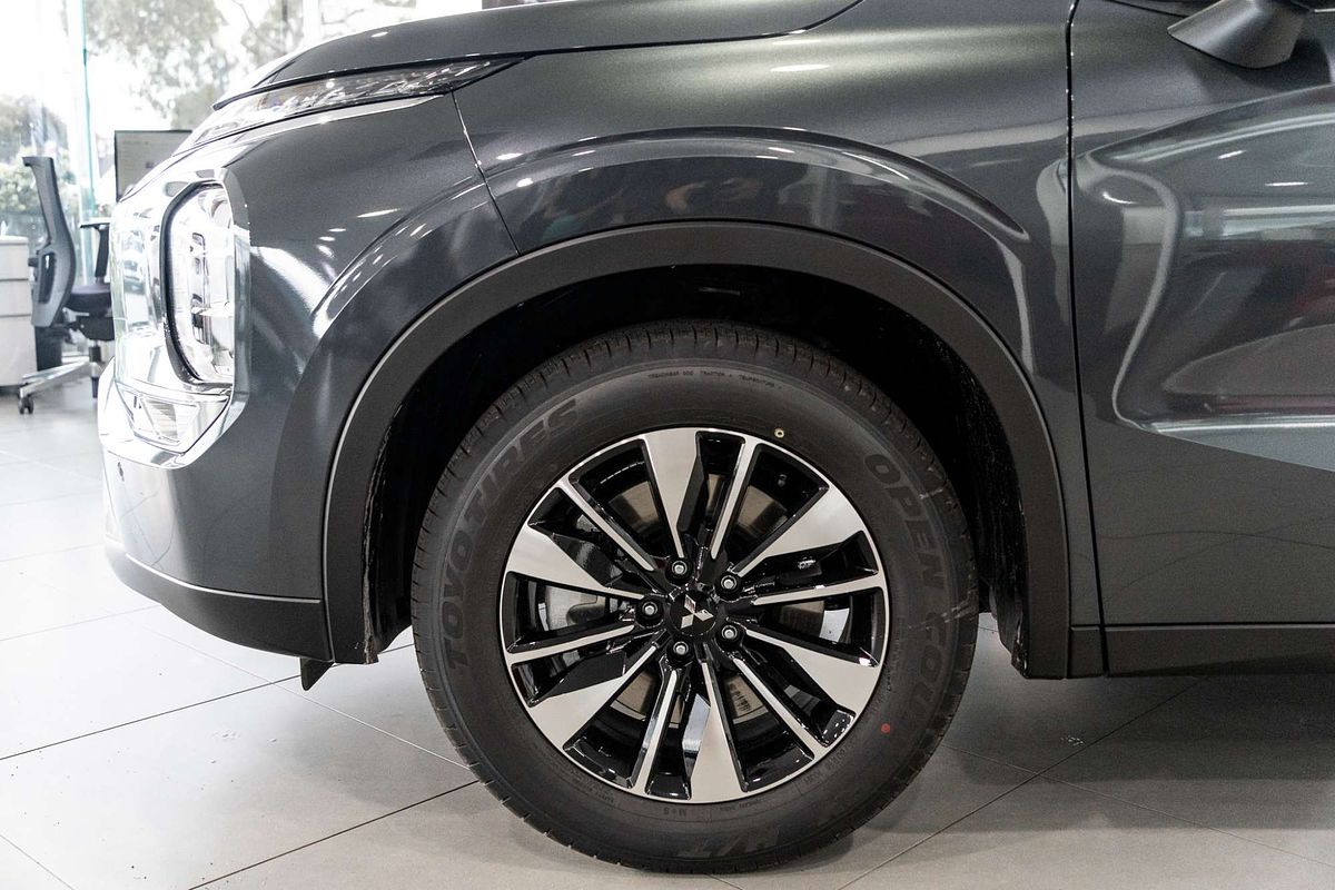 2025 Mitsubishi Outlander LS ZM