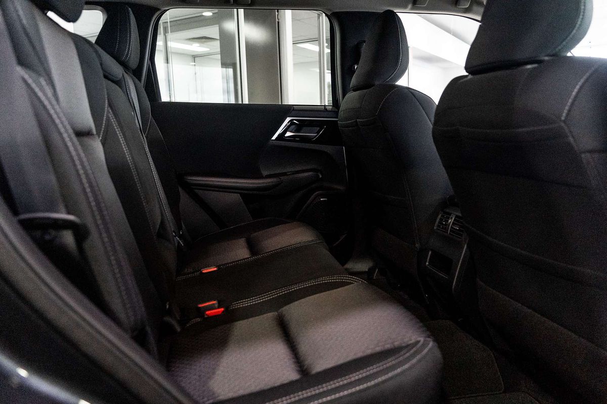 2025 Mitsubishi Outlander LS ZM