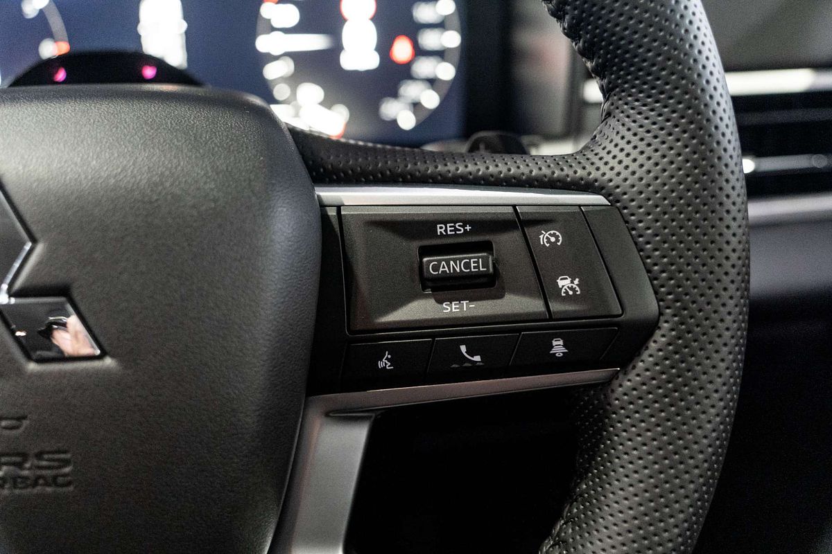 2025 Mitsubishi Outlander LS ZM