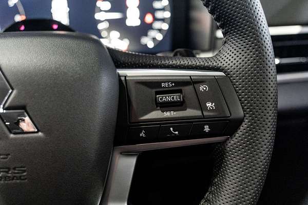 2025 Mitsubishi Outlander LS ZM