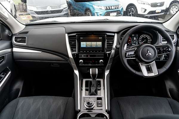 2024 Mitsubishi Pajero Sport GLX QG