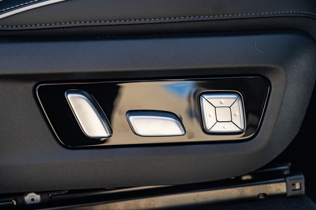 2025 GWM Tank 300 Ultra Hybrid P01