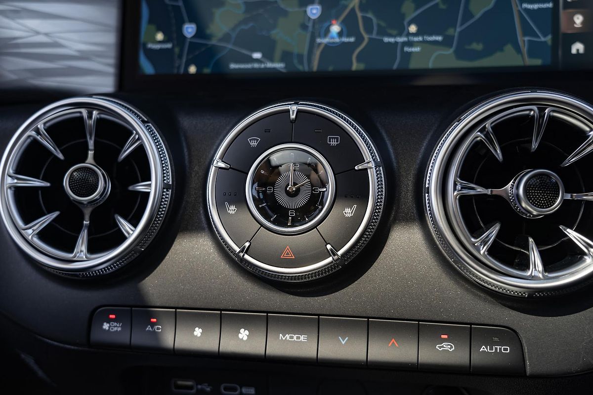 2025 GWM Tank 300 Ultra Hybrid P01