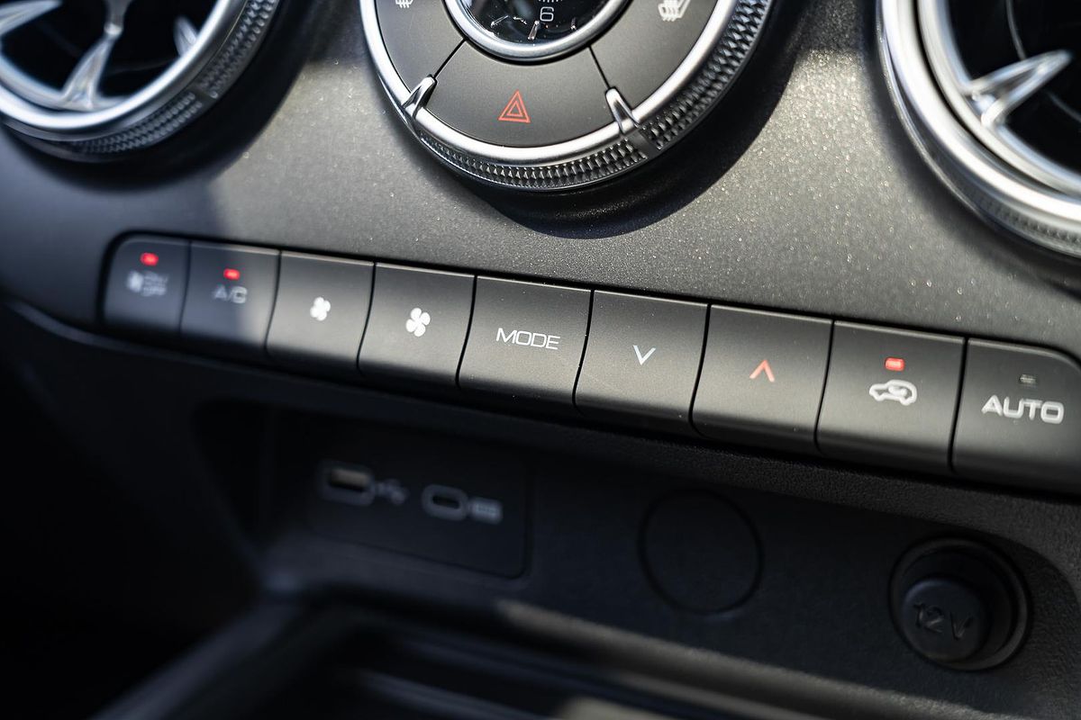 2025 GWM Tank 300 Ultra Hybrid P01